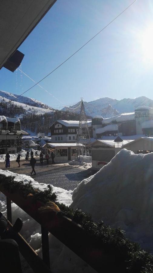 46 Vale C'E' Al Villaggio Olimpico Di Colle Sestriere Eksteriør bilde